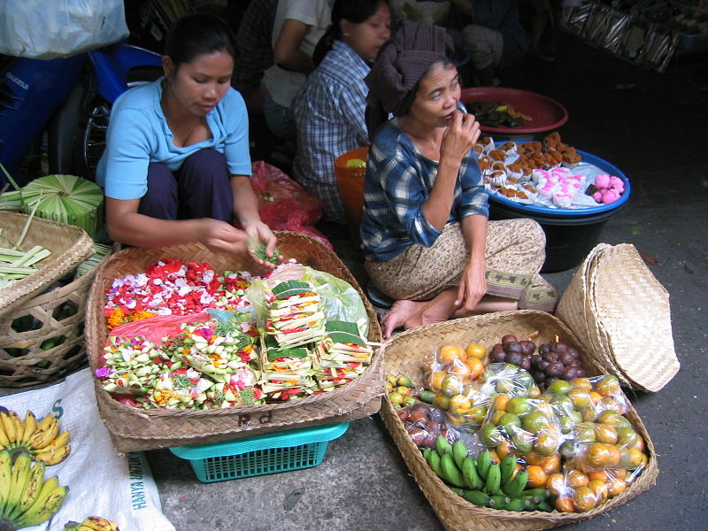 800px-Ubud_Bali_Indonesia_The_Market.jpg