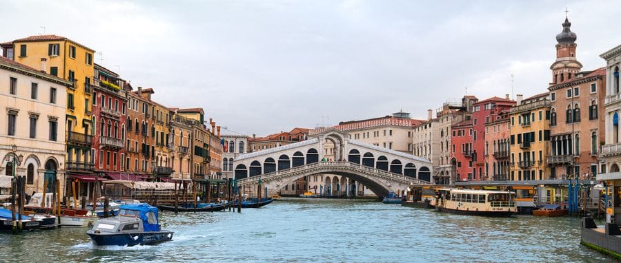 travelling italy via train