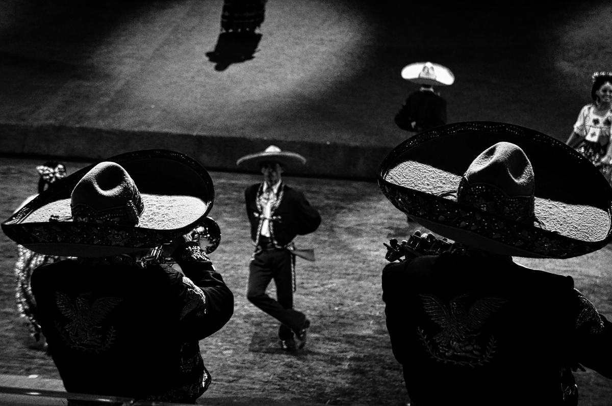 Xcaret Mexico Nov 2015 Unidentified Man Black White Body Paint – Stock  Editorial Photo © Siempreverde #200615690