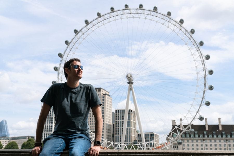 Man jumps into Thames to save woman in front of London Eye tourists near Westminster Bridge - MyLondon