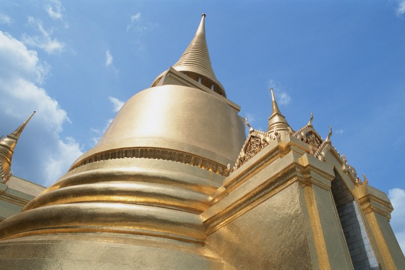 Family Dental Health Tips When Traveling Abroad