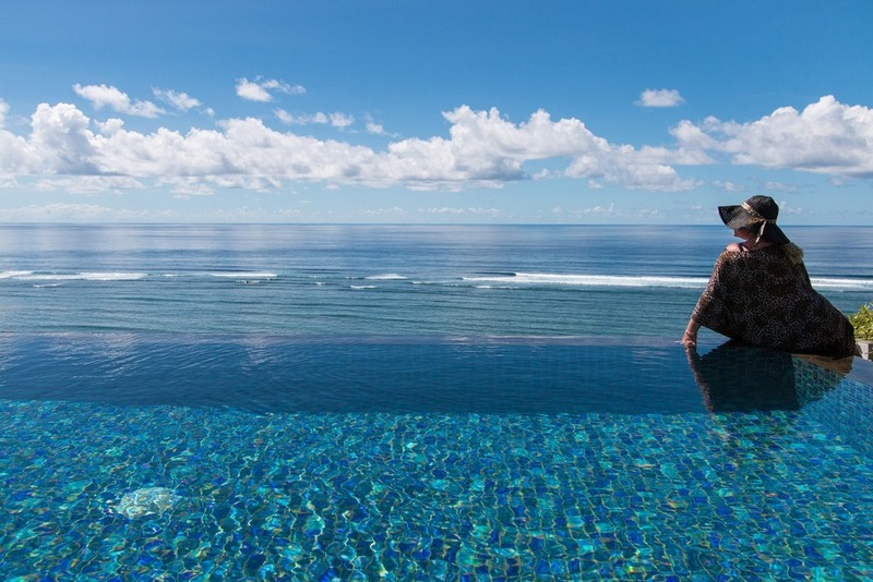 33 Stunning Photos of Bali’s Most Beautiful Luxury Beachside Resort