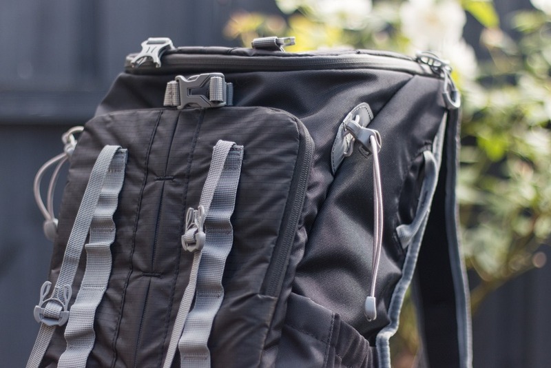 Vanguard Sedona 45 Backpack Review: Ultra Light… But Not On Features