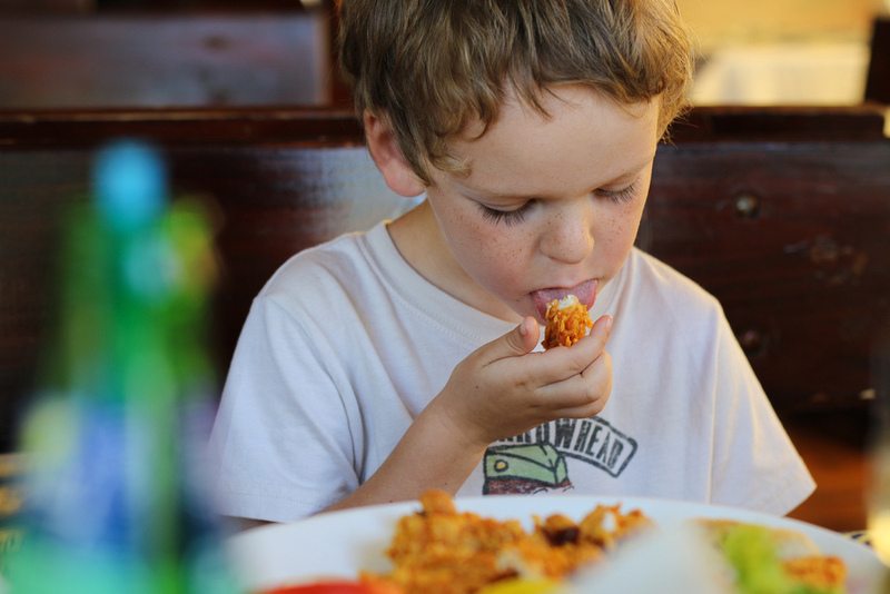 “No, I don’t want your nuggets.” A Guide For Holiday Eating With Kids