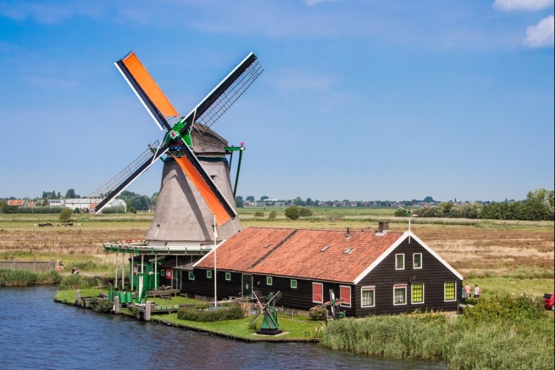 Zaanse Schans: The Best Place To See Windmills In Holland