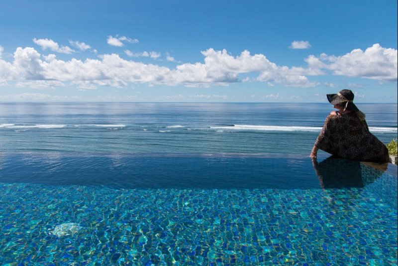 33 Stunning Photos of Bali’s Most Beautiful Luxury Beachside Resort