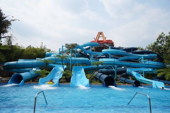 Xocomil, Central America’s Largest Water Park Exposed